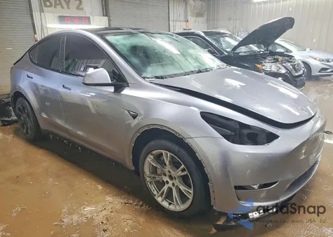 2024 Tesla Model Y z USA, uszkodzony, nr VIN 7SAYGDEE3RA288234